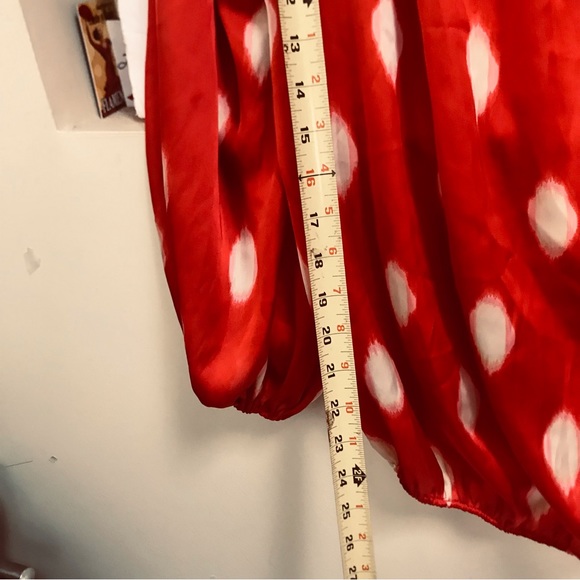 Vince Camuto Balloon Sleeve Silky Loose Drapey Top Blouse Off Shoulder Crew Dots - Picture 14 of 14